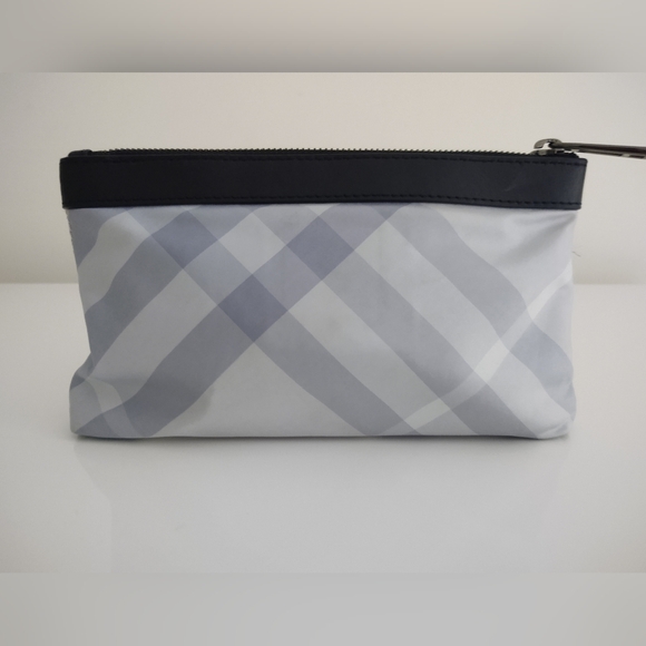 Burberry Nova Check Nylon Clutch Bag - Picture 2 of 11